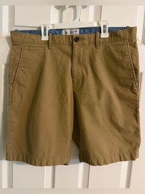Original Penguin Men’s Tan Flat-Front Cotton Shorts - size 34
